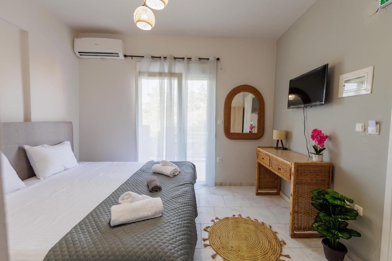Marele Hills Apartments Néa Fókaia Εξωτερικό φωτογραφία