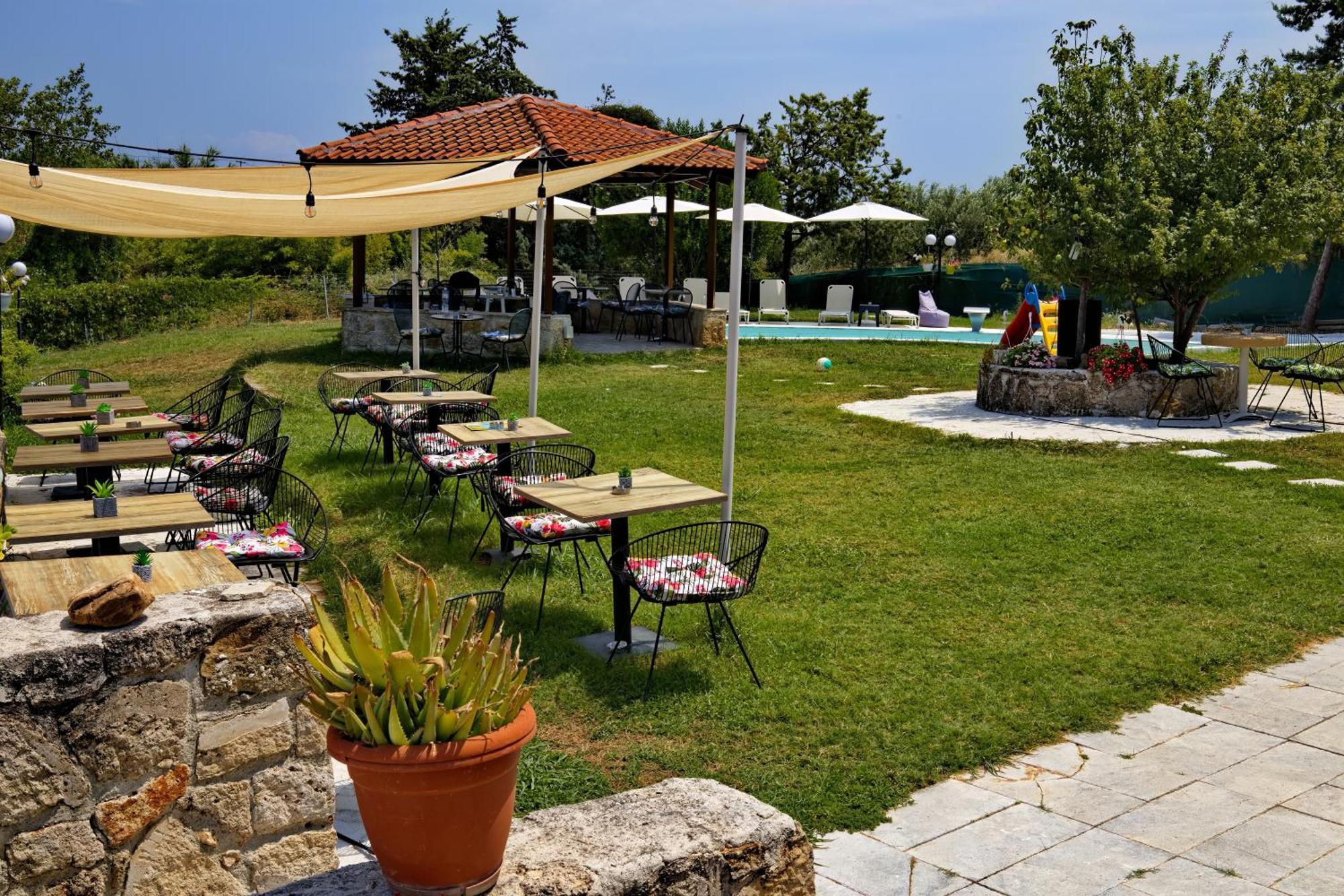Marele Hills Apartments Néa Fókaia Εξωτερικό φωτογραφία