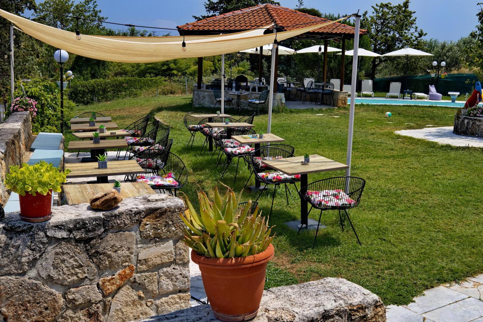 Marele Hills Apartments Néa Fókaia Εξωτερικό φωτογραφία