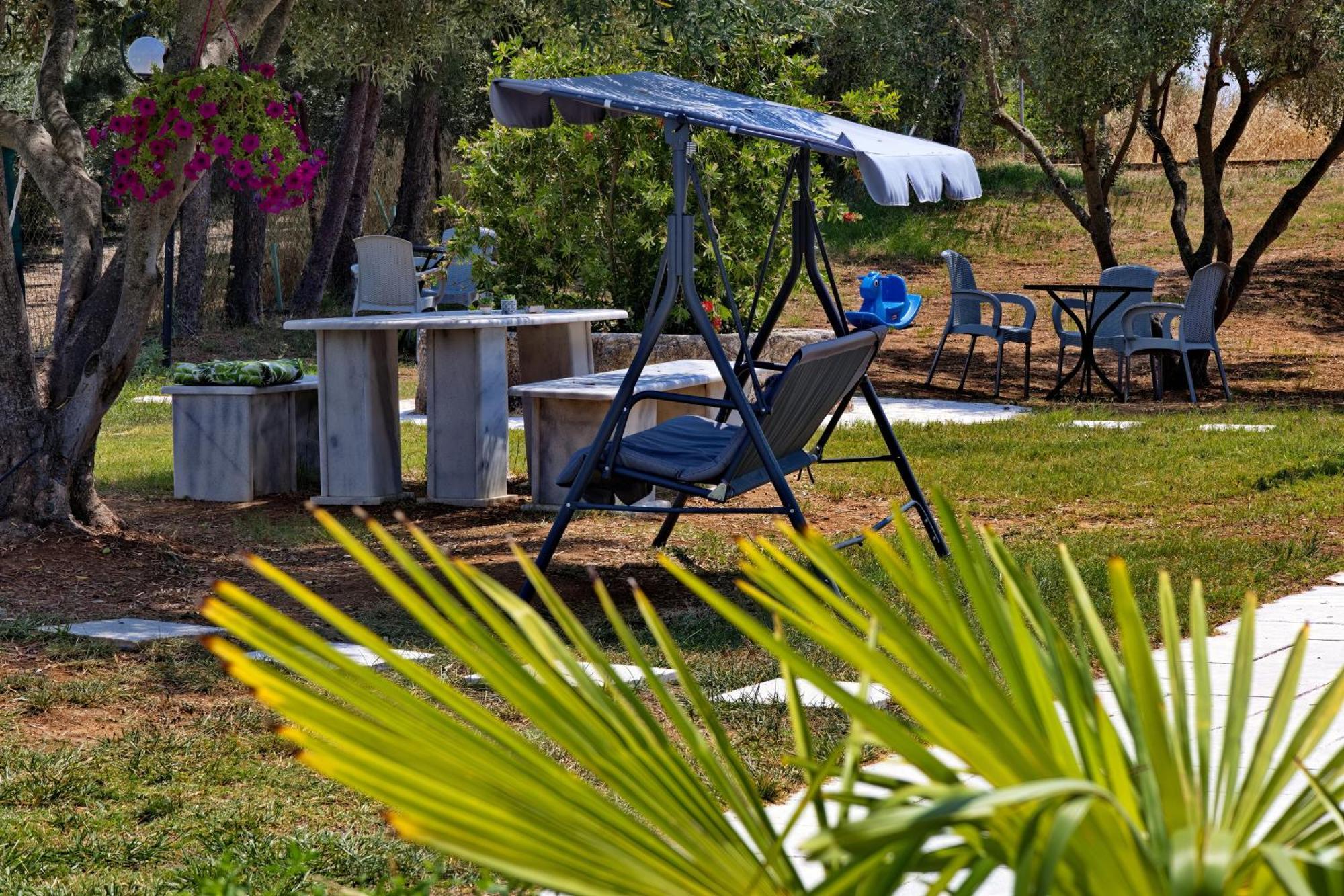 Marele Hills Apartments Néa Fókaia Εξωτερικό φωτογραφία