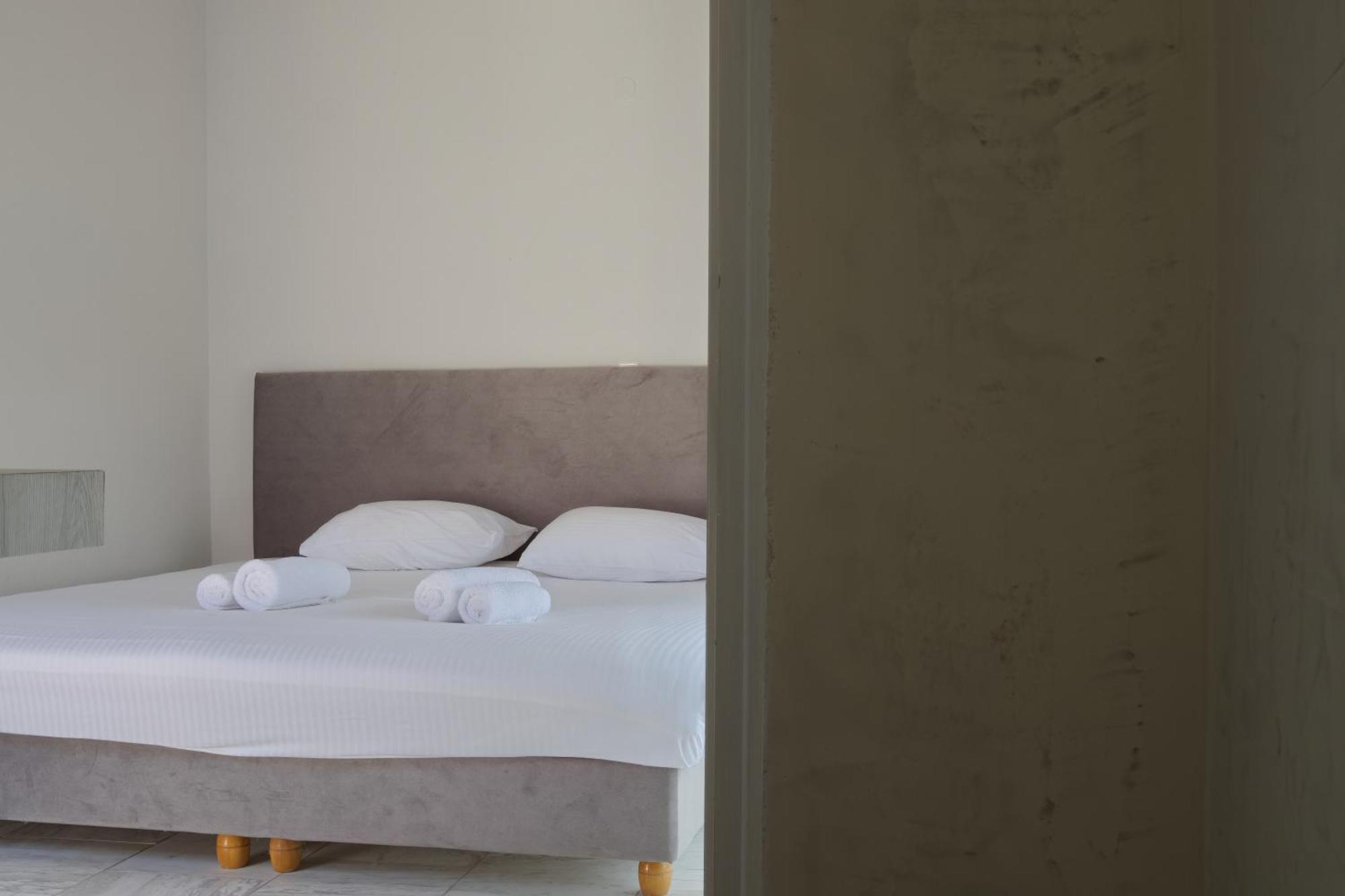 Marele Hills Apartments Néa Fókaia Εξωτερικό φωτογραφία