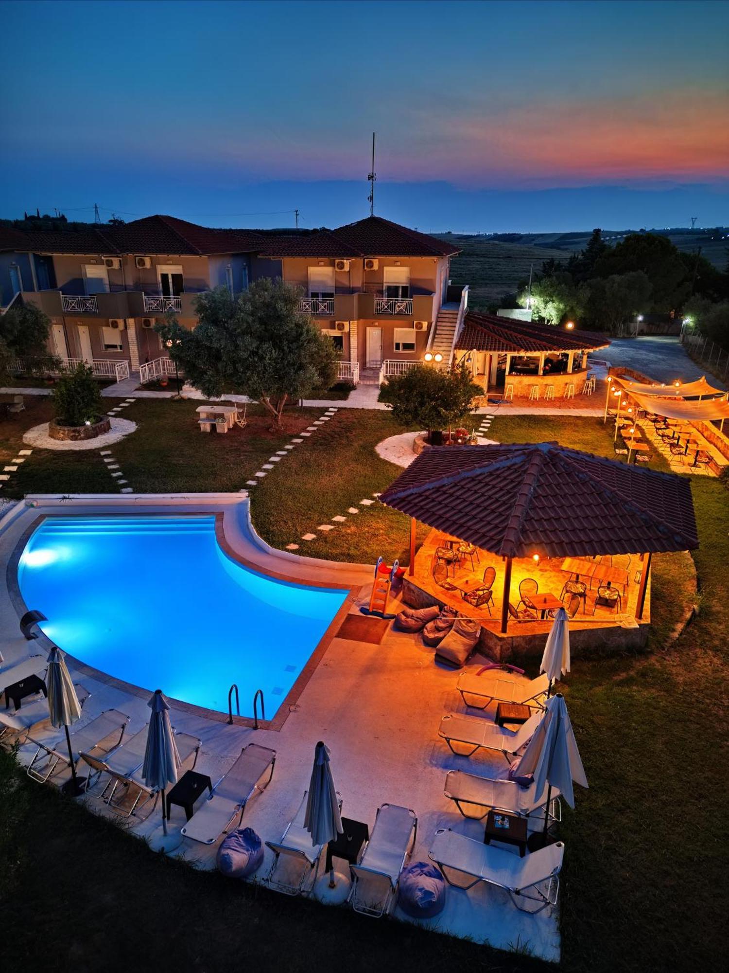 Marele Hills Apartments Néa Fókaia Εξωτερικό φωτογραφία