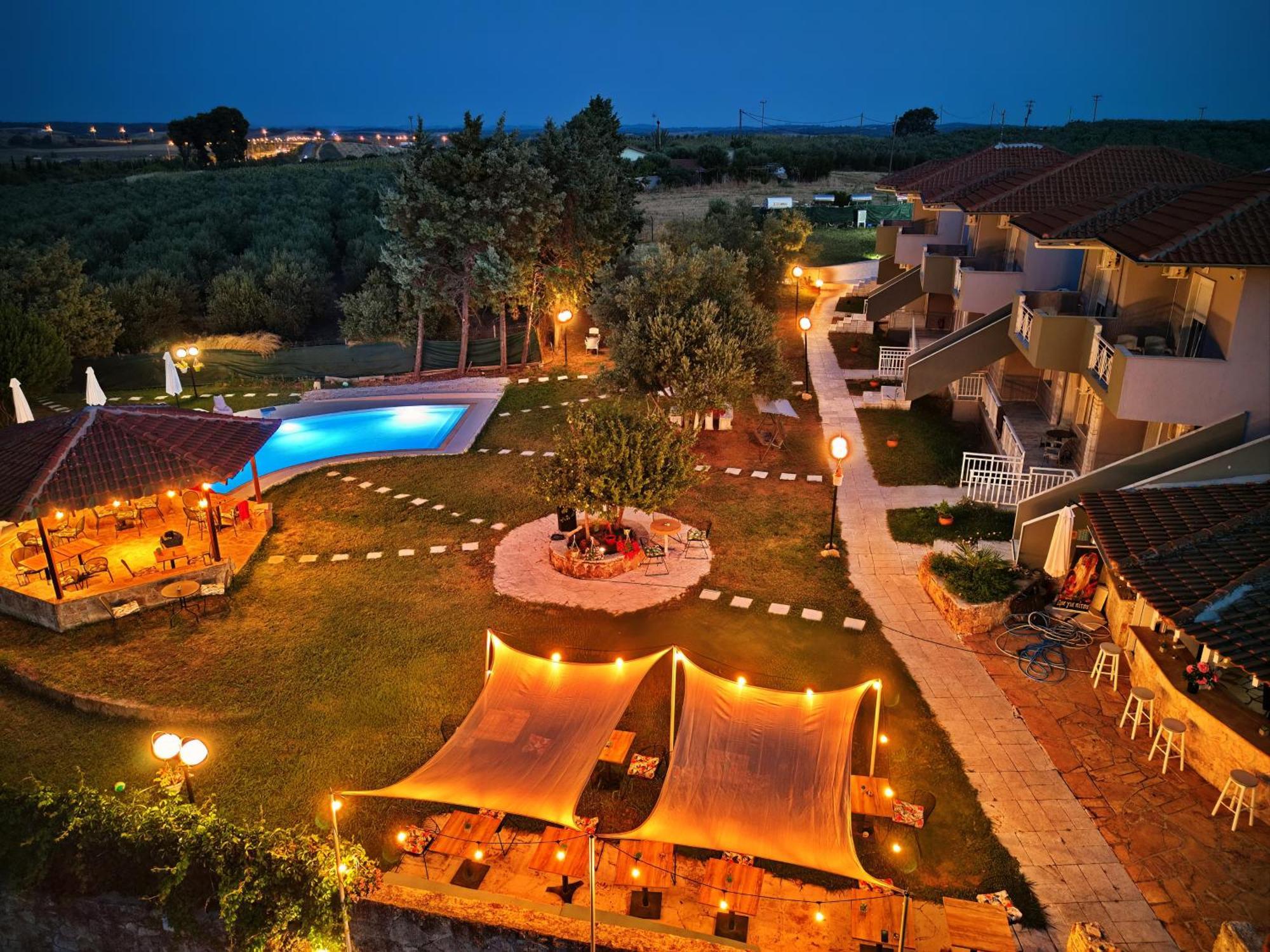 Marele Hills Apartments Néa Fókaia Εξωτερικό φωτογραφία